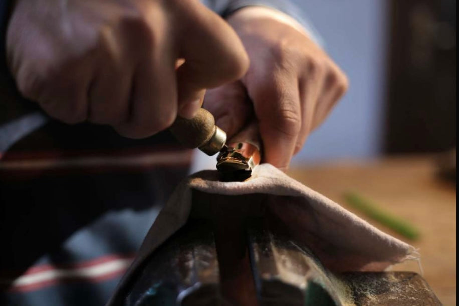 Massimo Manca at work on the artisanal knife