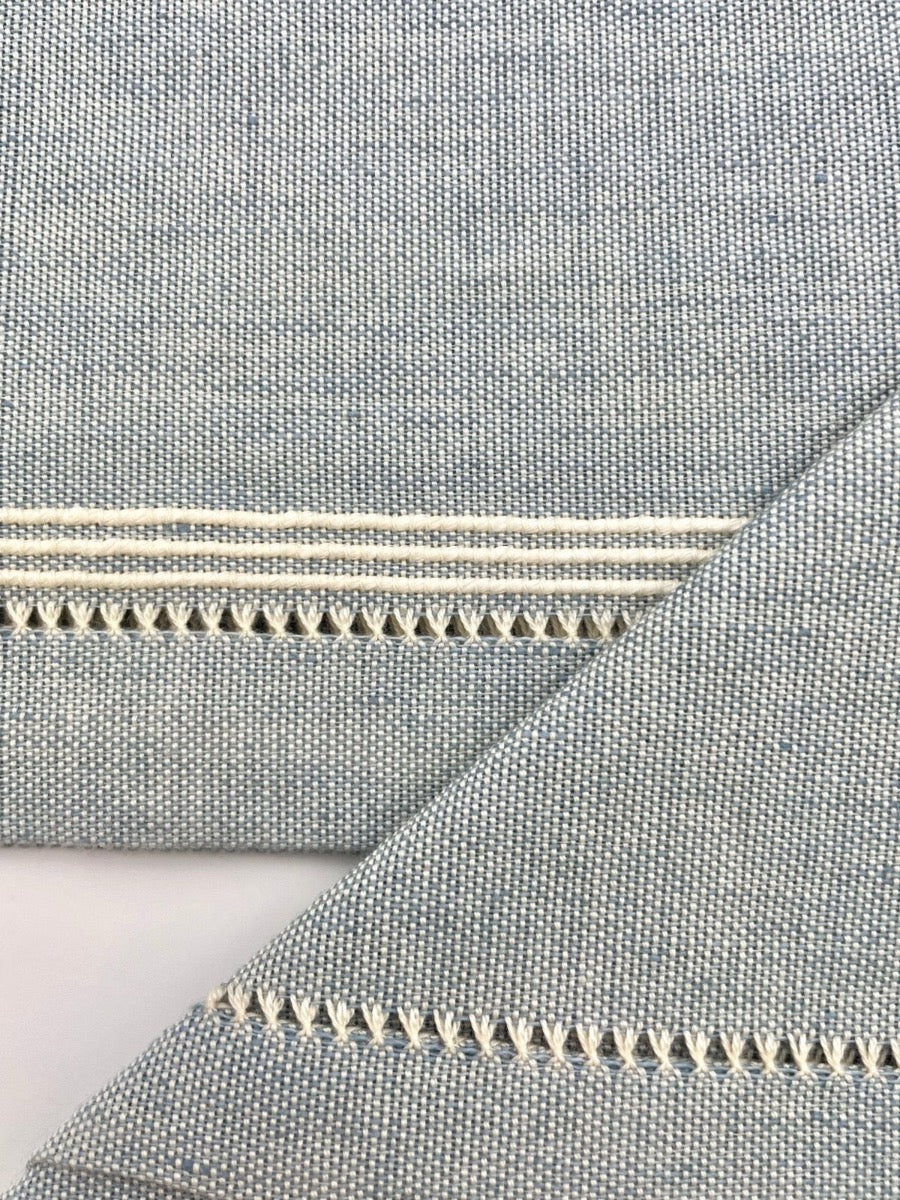 Blue Linen Placemat With Cocktail Napkin_Mani home Decor_details close up