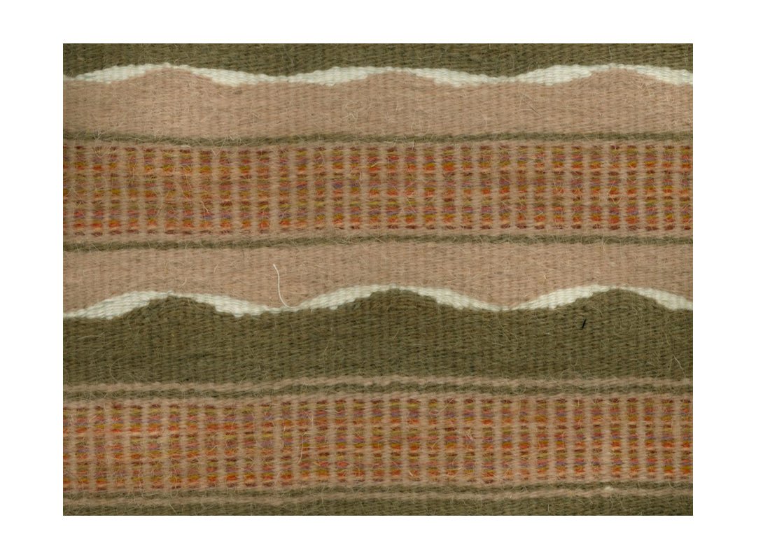 Trame handwoven accent rug  green_Mani Home-decor_close up